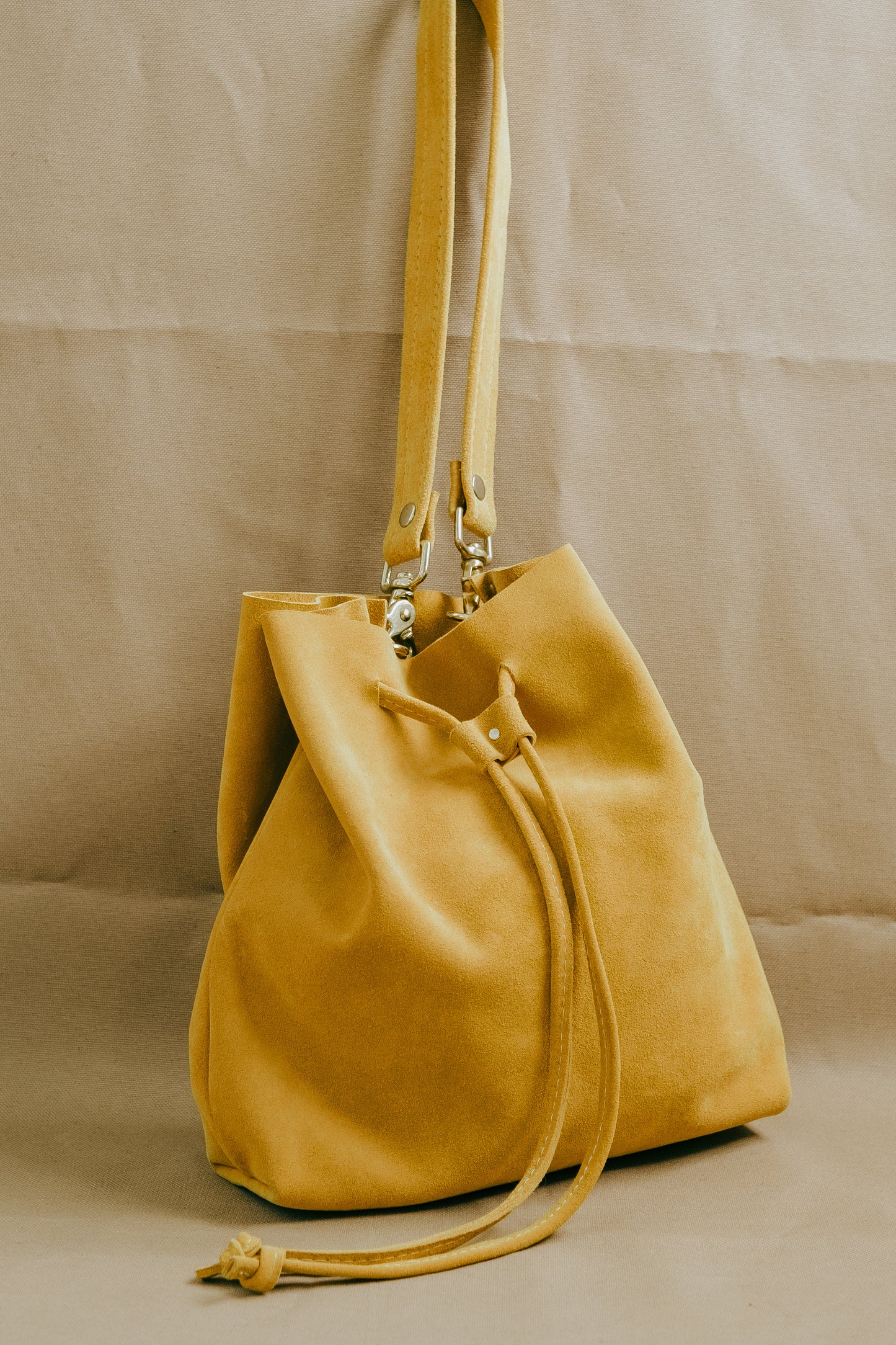 Mánuu Suede Drawstring Bag
