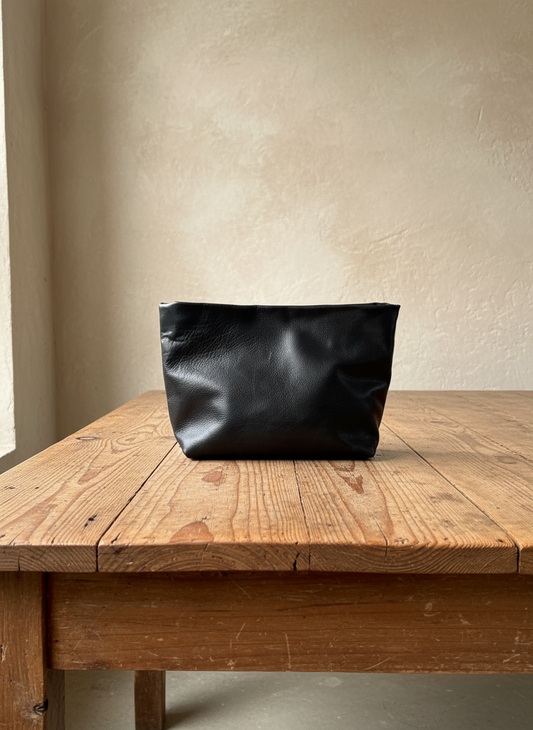 Hapkeh Sleek Leather Clutch